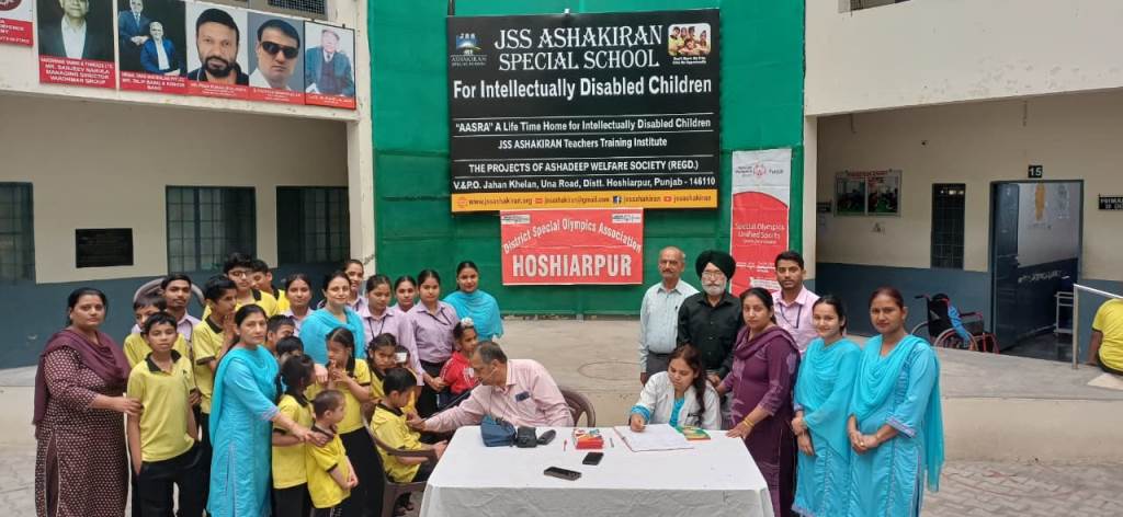 Eye Checkup Camp Organized at Asha Kiran School